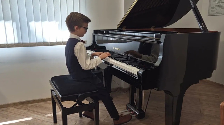 Group A, 1st Prize: Nikolov Maksim, 7 years, Bulgaria