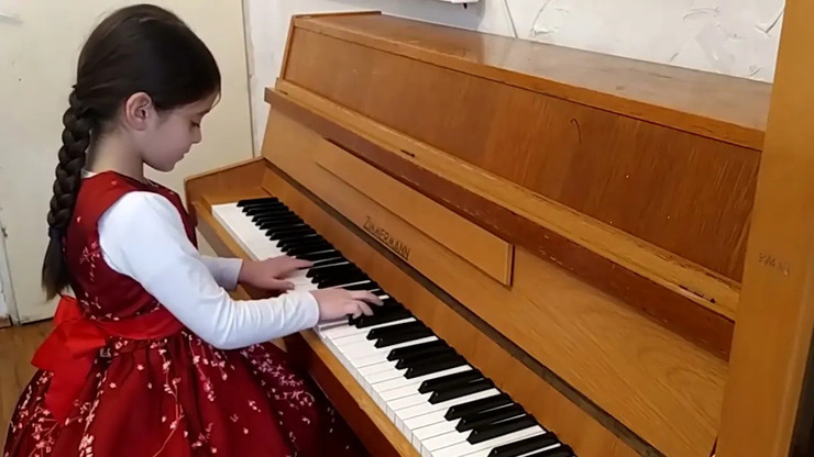 Group B, 1st Prize: Ivanova Maria, 9 years, Bulgaria